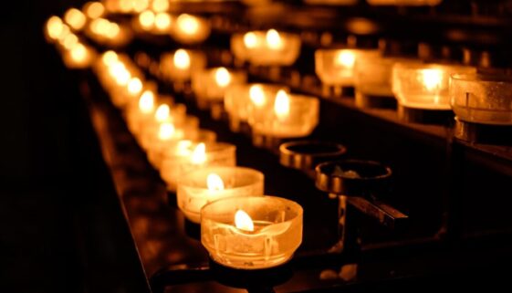 Jak prawosławni modlą się o zmarłych – modlitwy i zasady